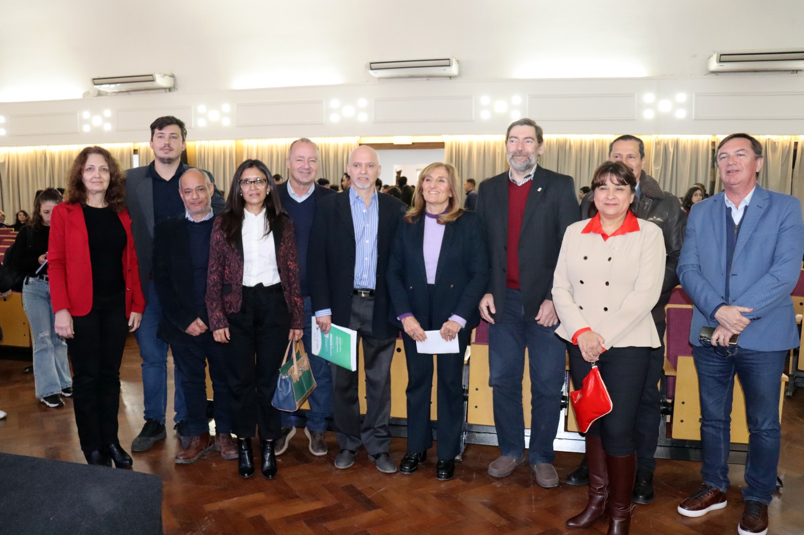 BECAS Y PASANTÍAS ENFOQUE: ACOMPAÑAMOS LA PRESENTACIÓN DE LOS BENEFICIARIOS